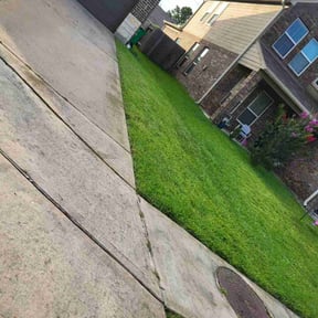 Cleanups by Get it done lawn care reviewed on April 16, 2023