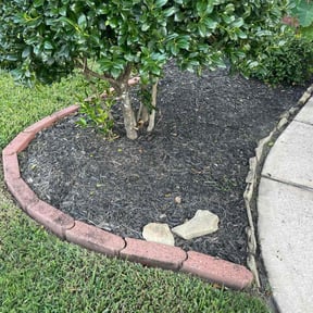 Flower Bed Weeding by Greenscape LLC. reviewed on April 21, 2022