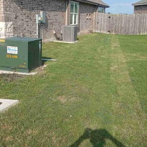 Weeding by CDLandscapingFL reviewed on June 14, 2022