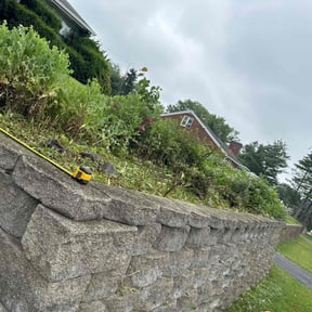 Flower Bed Weeding by kumler lawn care reviewed on July 31, 2020