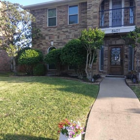 Flower Bed Weeding by Roman Landscaping reviewed on June 23, 2022