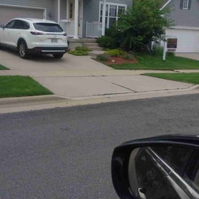 Flower Bed Weeding by Da Munchez/ High 5 landscaping reviewed on July 22, 2022