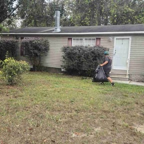 Bush Trimming by Paparo Lawn Care reviewed on June 23, 2022