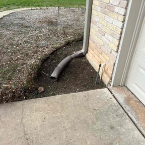 Flower Bed Weeding by Guevara Landscaping reviewed on June 22, 2025