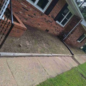 Flower Bed Weeding by Green Thumb Lawn Care reviewed on October 10, 2024