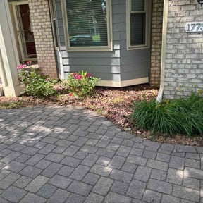 Weeding by Nextdoor Lawn Services LLC reviewed on June 17, 2022