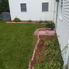 Flower Bed Weeding by Victor's Landscaping company reviewed on October 10, 2022