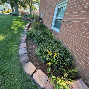 Flower Bed Weeding by Diamonds Landscaping reviewed on May 31, 2022