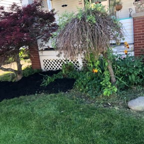 Mulching by Lawn Me Up Landscape reviewed on May 10, 2022