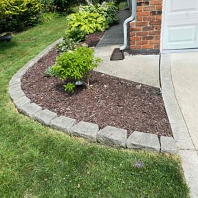 Flower Bed Weeding by Priority Cutz Lawn Care reviewed on September 24, 2020