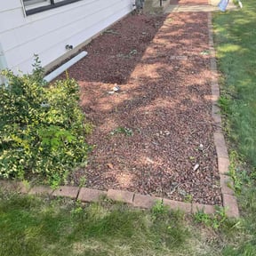 Flower Bed Weeding by Inspo Lawncare reviewed on June 27, 2022