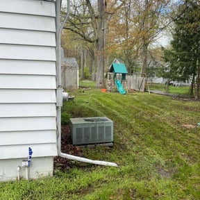 Leaf Removal by Robert Dukes Kut Pro Lawn Maintenance reviewed on May 15, 2022