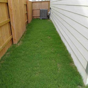 Weeding by Lawncaping services reviewed on July 25, 2022