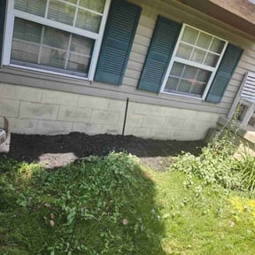 Flower Bed Weeding by Crutchfield Property Maintenance reviewed on May 7, 2022