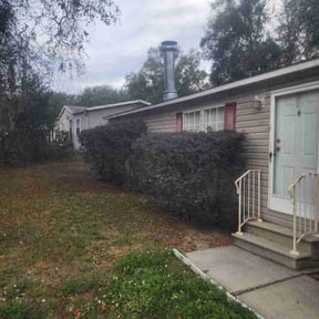 Bush Trimming by Pettit Lawn Care reviewed on June 23, 2022