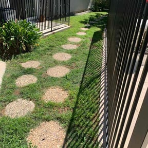 Flower Bed Weeding by Eli's cuts reviewed on May 21, 2023