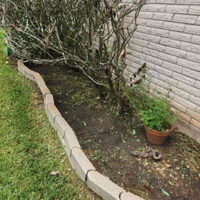 Flower Bed Weeding by Russell’s Curb Appeal reviewed on May 24, 2022