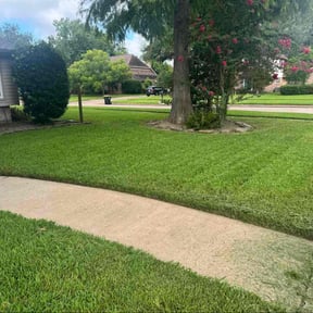 landscaping by Ziolkowski Lawcare reviewed on August 18, 2025