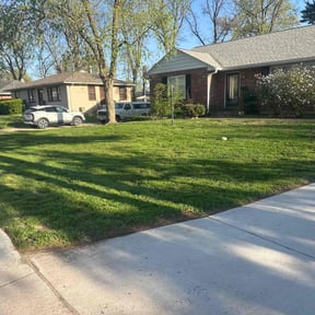residential landscaping by Big hungry lawn care reviewed on August 18, 2025