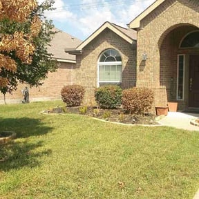 Flower Bed Weeding by J&D Lawn Care Services & More LLC reviewed on August 13, 2025