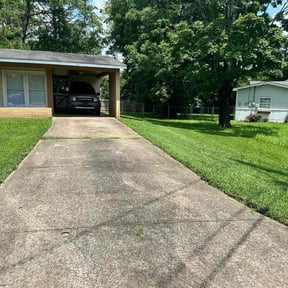 yard care by Glenda'slandscaping reviewed on May 15, 2024