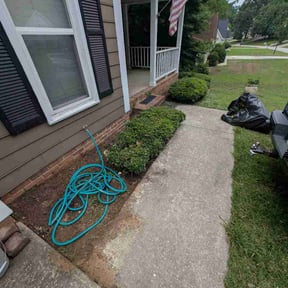 Flower Bed Weeding by Rayne Lawn &amp; Property Maintenance reviewed on May 28, 2026