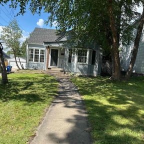 Leaf Removal by Dee lawn service reviewed on October 2, 2025