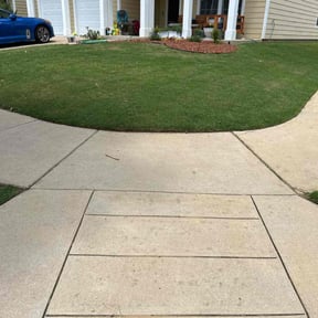 landscape maintenance by Verns Lawncare LLC reviewed on November 23, 2025