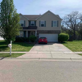 Bush Trimming by Texas Green Acres lawn service reviewed on June 25, 2022