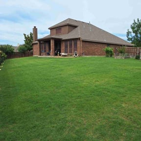 residential landscaping by Kemp Signature Cuts reviewed on December 3, 2025