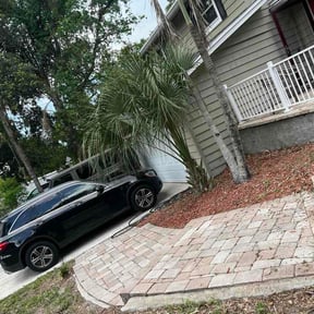 Flower Bed Weeding by Mane Hand Handyman Services LLC reviewed on June 7, 2026
