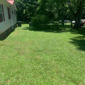 gardening service by Joe 2 Mow LawnCare reviewed on August 18, 2025