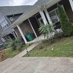 Flower Bed Weeding by K V Lawncare reviewed on August 18, 2025