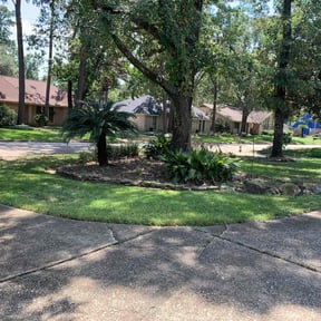 landscaping by Corlewlawncare reviewed on May 8, 2023