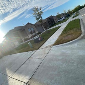 yard maintenance by Kingsmen Lawn Service reviewed on November 19, 2025