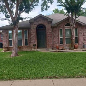 yard service by Hanson Lawn Care reviewed on August 21, 2025