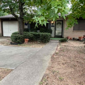 Leaf Removal by Chuyin&#039;s Lawn Care LLC reviewed on September 23, 2025