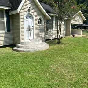 residential landscaping by Danny lawn care reviewed on January 1, 2026