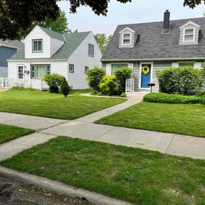 lawn service by Three lawn care reviewed on August 17, 2025