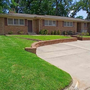 residential landscaping by RTH Lawn Service & Landscaping LLC reviewed on August 18, 2025