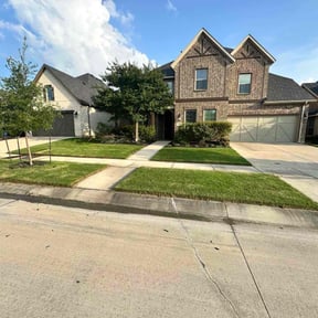 gardening service by Victoria Landscaping, LLc reviewed on December 16, 2025