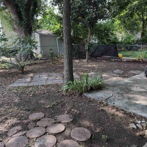 Leaf Removal by R&A Landscaping reviewed on September 27, 2025