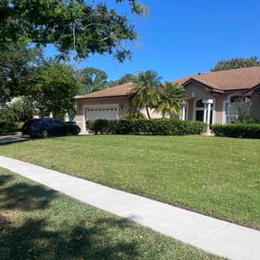 yard care by Right Time Llc reviewed on April 17, 2025