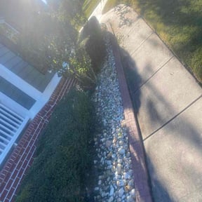 lawn care by Landscaping reviewed on August 3, 2025