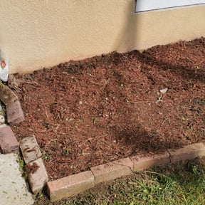 Flower Bed Weeding by Good & Green Grounds Maintenance LLC reviewed on August 15, 2025