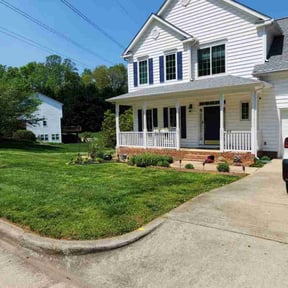 yard service by Quality landscaping reviewed on November 22, 2025