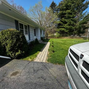 gardening service by Juan Cardona reviewed on November 30, 2025