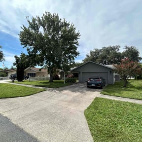 lawn care services by Top Landscape Maintenance LLC reviewed on May 9, 2025