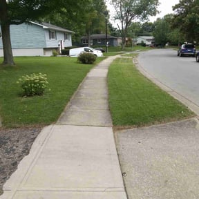 landscape maintenance by Evergreen Lawn Service reviewed on October 19, 2025