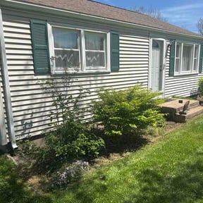 Flower Bed Weeding by Johnson’s Pristine Pressure LLC reviewed on May 21, 2026